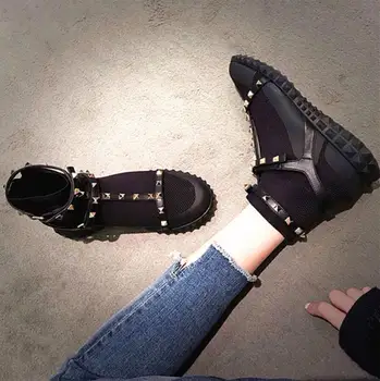Cipele Ženske čizme 2019 Dizajn sa zakovicama Ženske čizme crnci borbene čizme Prozračna čarape za pistu Booties na щиколотке Botas Mujer