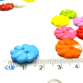 HL 30 kom/pak. 17 mm Mješoviti boja 2 rupe Cvijet Plastične Tipke Dječje odjeće Šivaći pribor DIY Scrapbooking