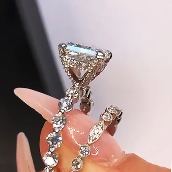 Huitan 2 kom. Skup prstenova za žene s geometrijskim trg kristalno Kubni Cirkonij Vjenčanje postavlja Vjenčanje Prstenovi Modni nakit Vruće