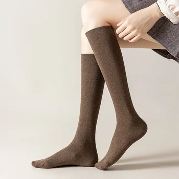 Ženske čarape 2021 Novu Jesensko-zimskom Novi Dizajn Visoke Kvalitete Boja Svakodnevne Duge čarape, u nacionalnom stilu Do koljena 95% Pamučne čarape